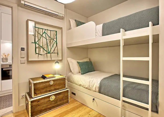 Espaçoso, Ideal Famílias - São Bento - Ttl339 Lisboa